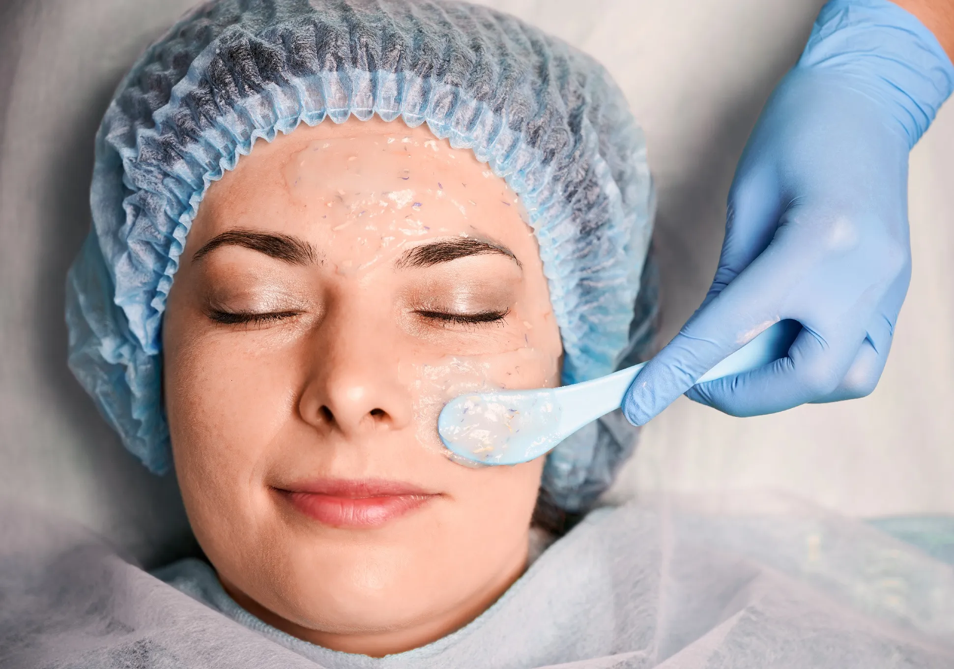 علاج مسامات الوجه الواسعة