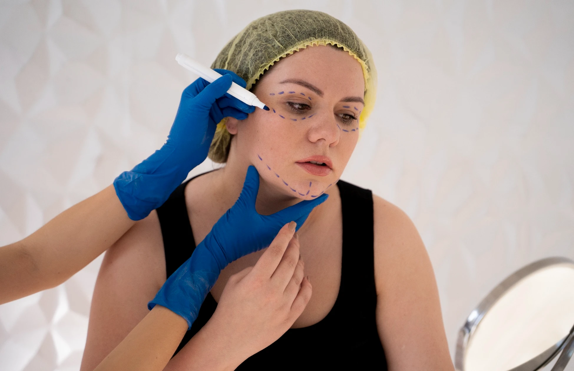 تحديد ملامح الوجه